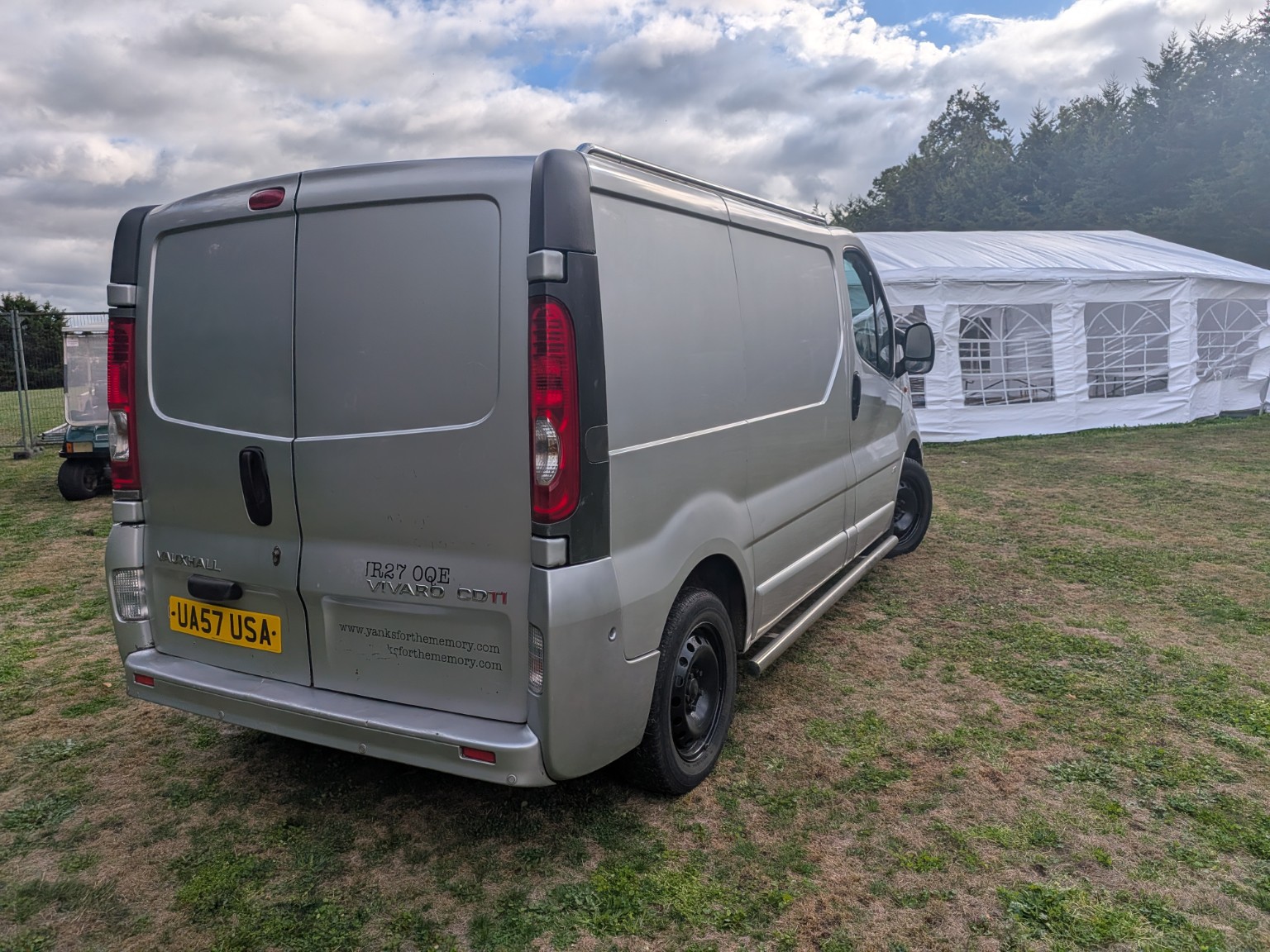 Silver Mooovit van at work