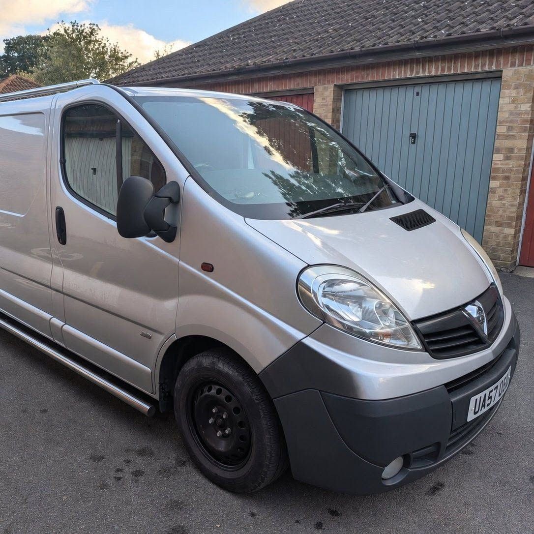 Joe's real silver Mooovit van