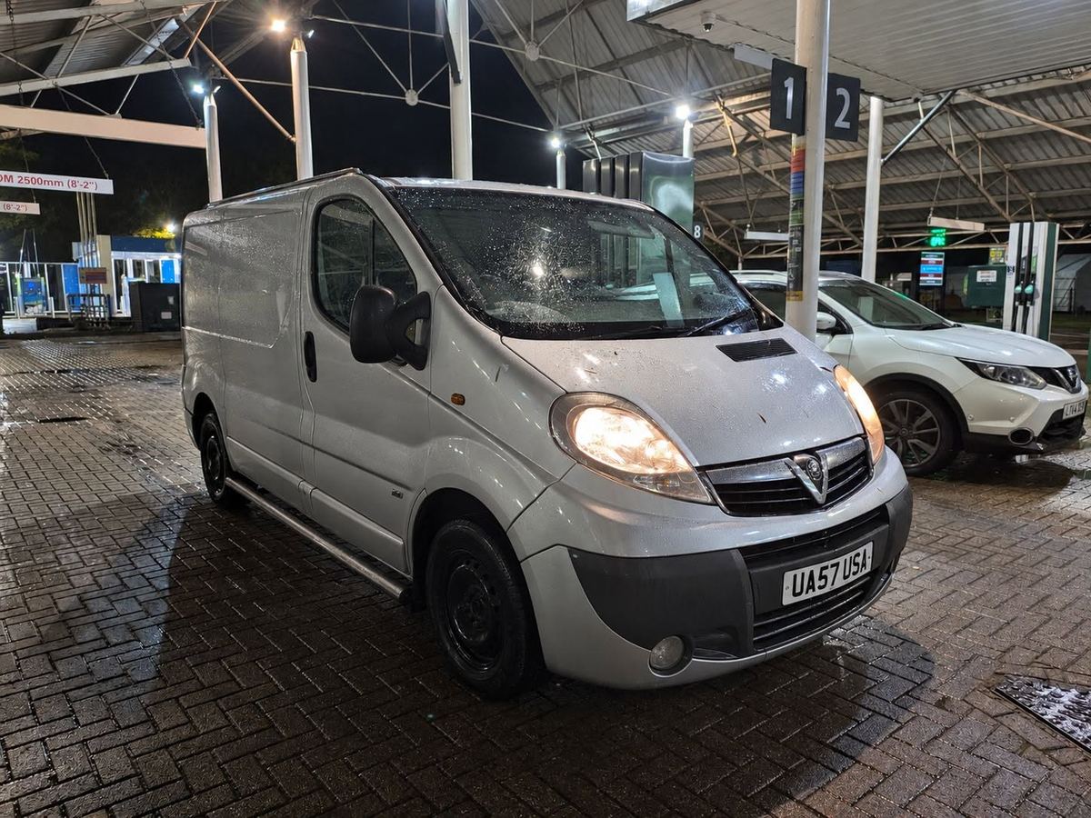 Mooovit van out on a job